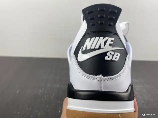 4 x Jordan DR5415-100 Air Nike SB 0510